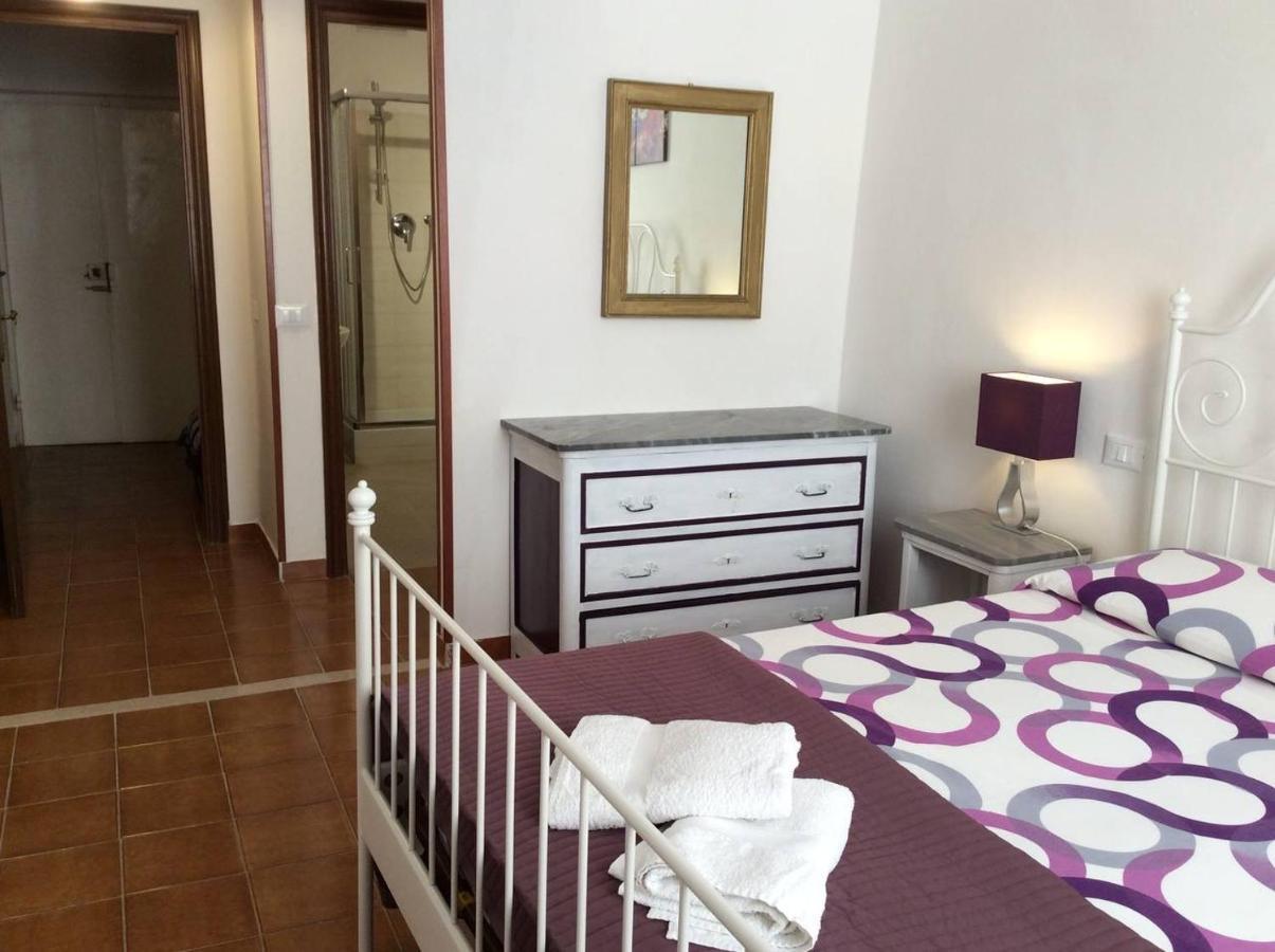 Colombo 181 Hotel Riomaggiore Bagian luar foto